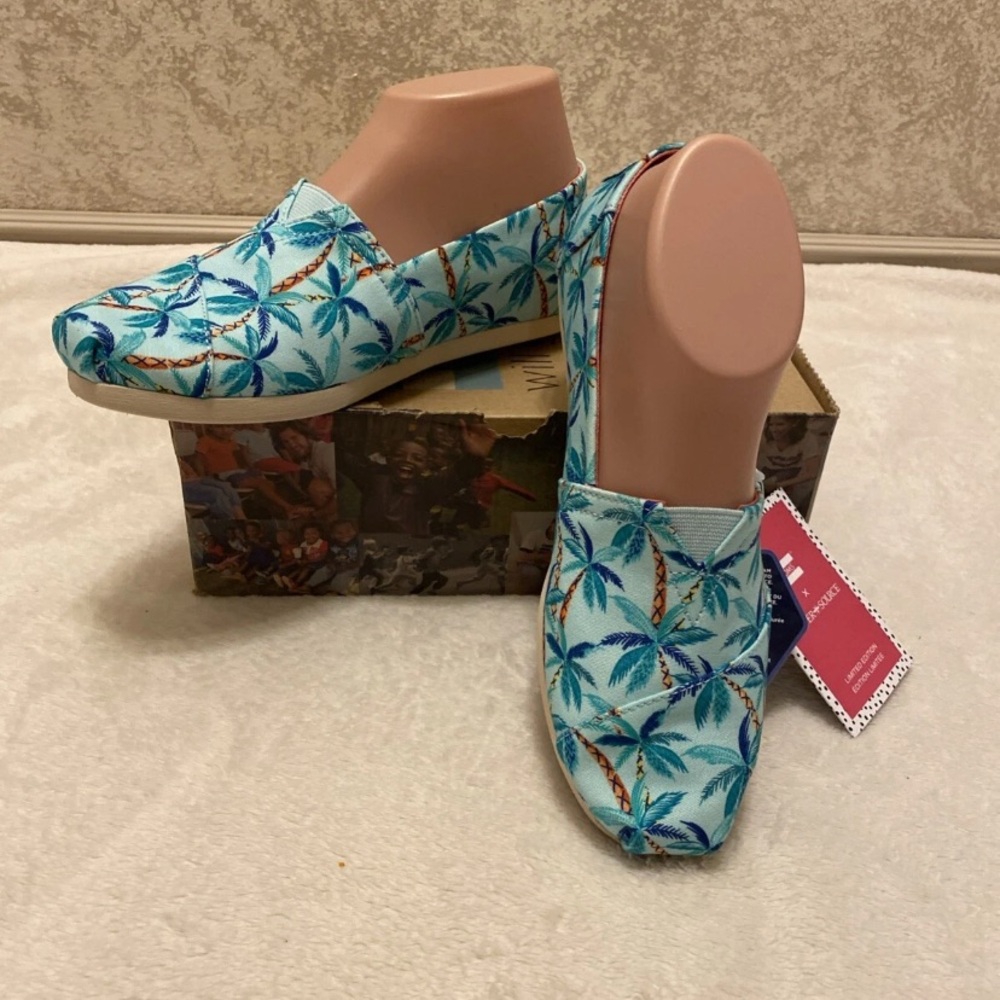Toms Blue Palm Pattern Women's Flats